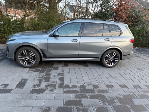 BMW X7 2023