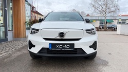 Volvo XC40 2025
