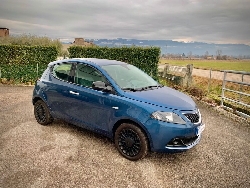 Lancia Ypsilon
