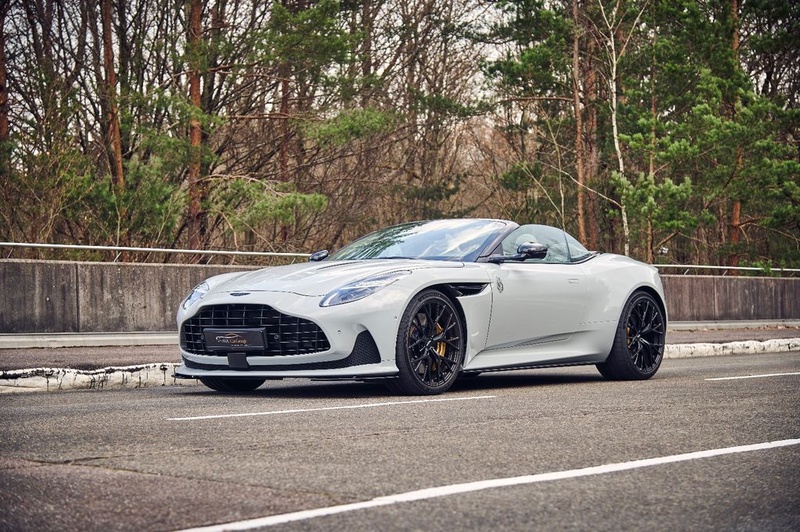 Aston Martin DB12