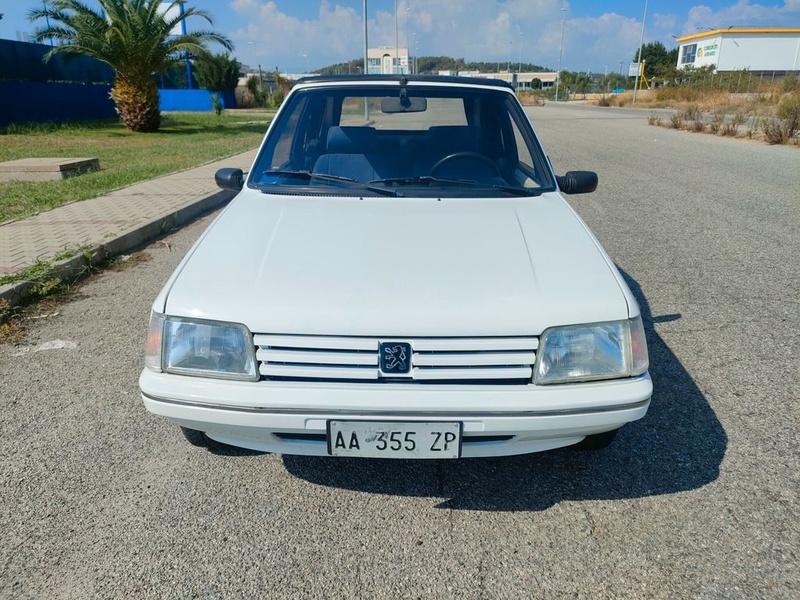 Peugeot 205