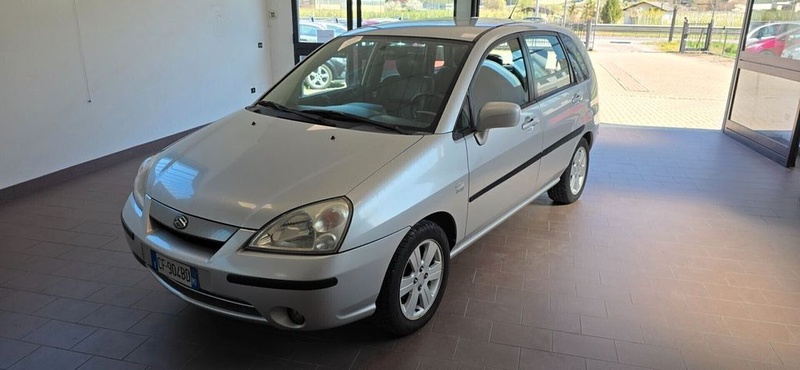 Suzuki Liana