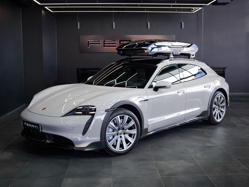Porsche Taycan 2022