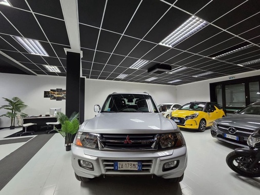 Mitsubishi Pajero 2003