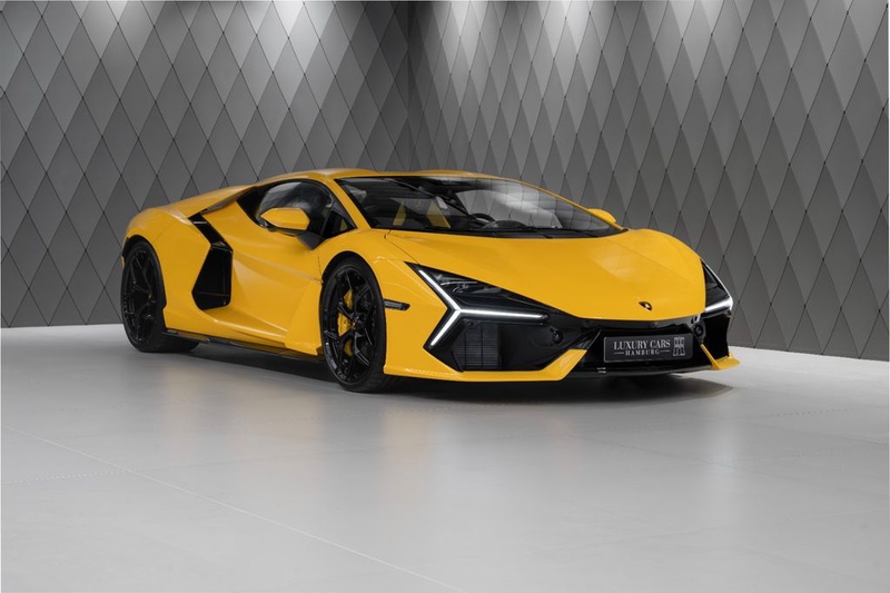 Lamborghini Revuelto