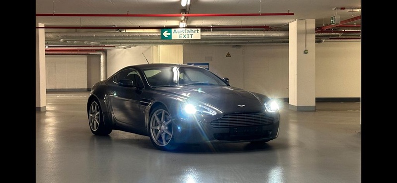 Aston Martin Vantage