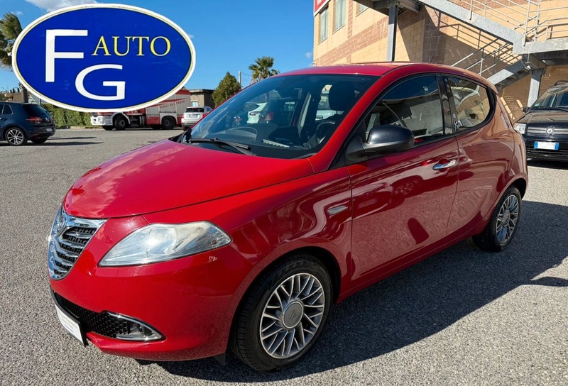 Lancia Ypsilon