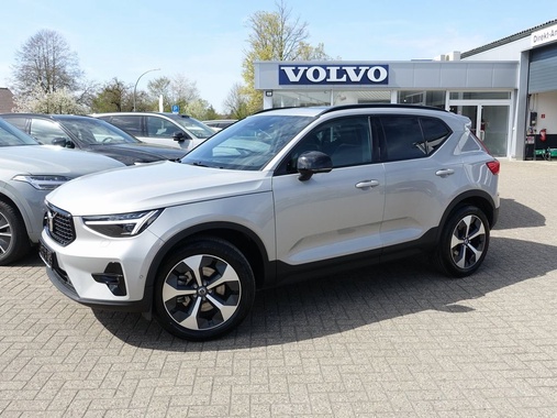 Volvo XC40 2025