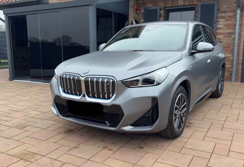 BMW iX1
