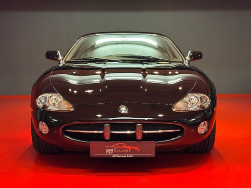 Jaguar XK8 2002