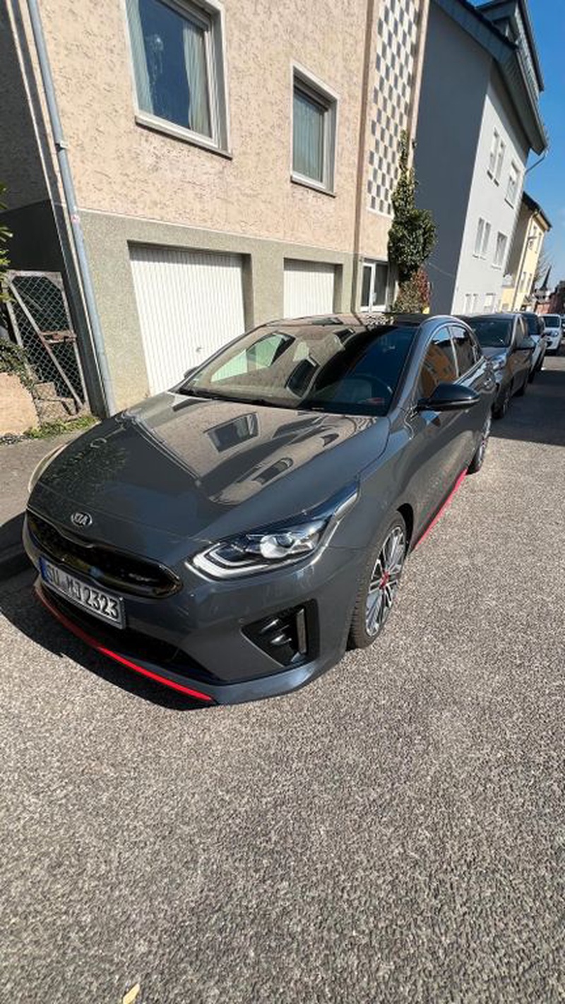 Kia pro cee'd / ProCeed