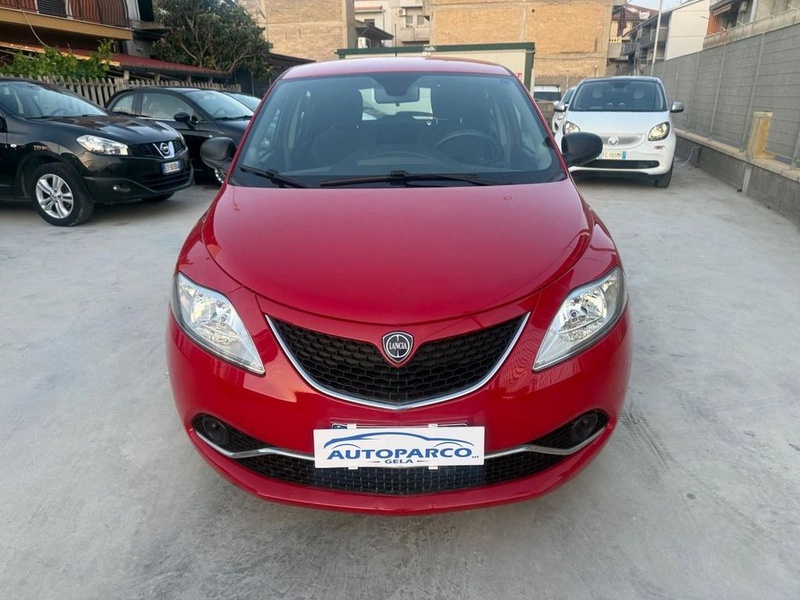 Lancia Ypsilon