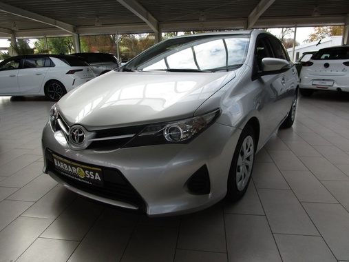 Toyota Auris 2015