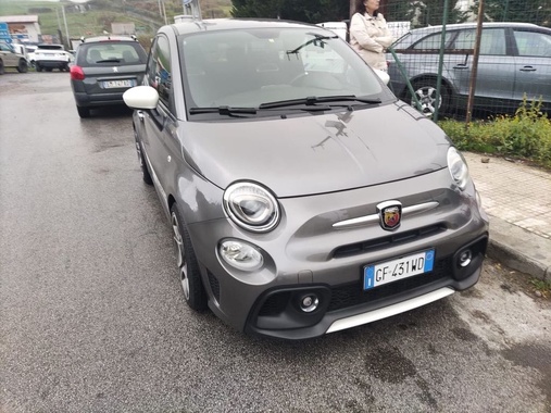 Abarth 595 2022