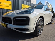 Porsche Cayenne 2021