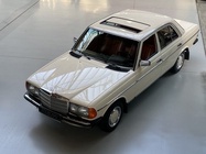 Mercedes-Benz 230 1983