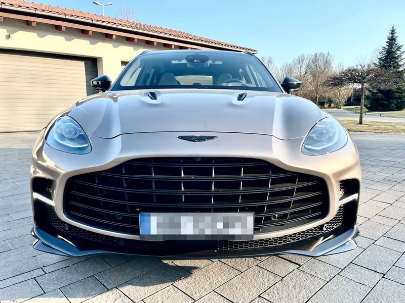 Aston Martin DBX