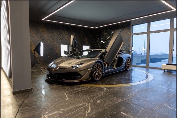 Lamborghini Aventador 2019