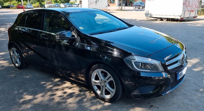 Mercedes-Benz 220 2015
