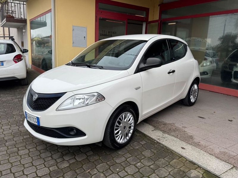 Lancia Ypsilon