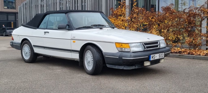 Saab 900