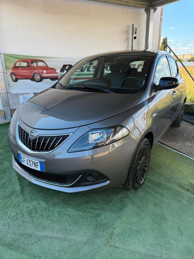 Lancia Ypsilon