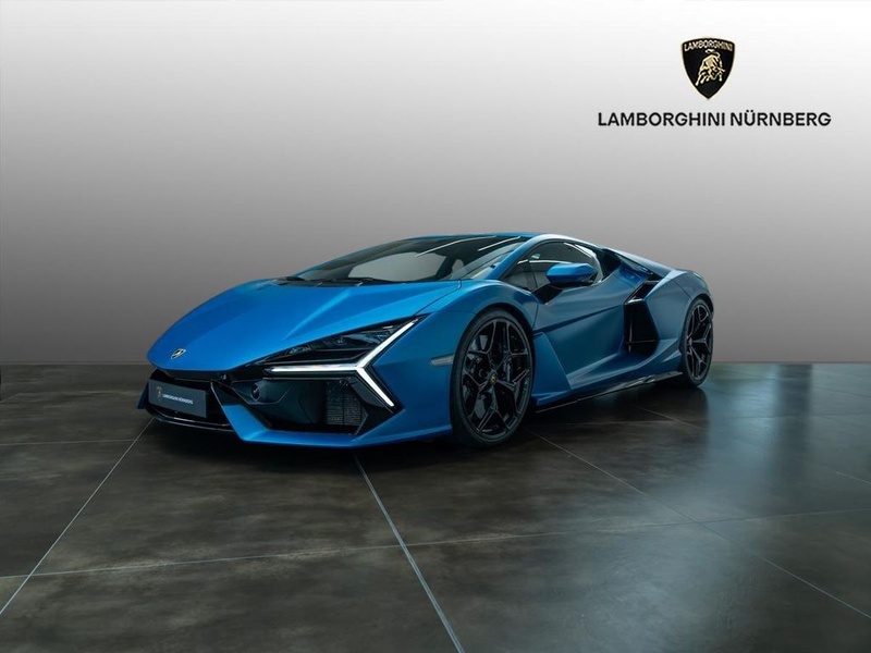Lamborghini Revuelto