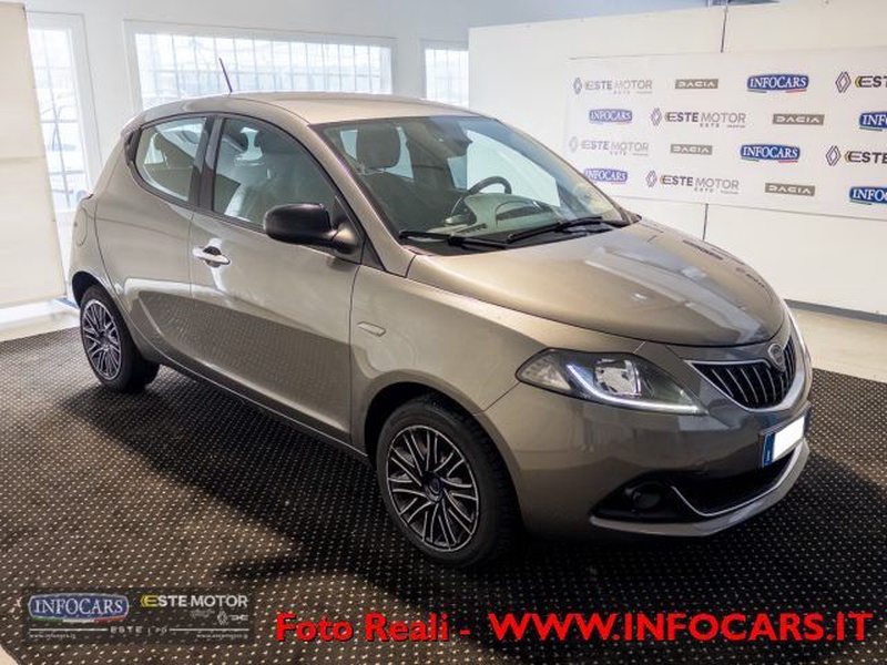 Lancia Ypsilon