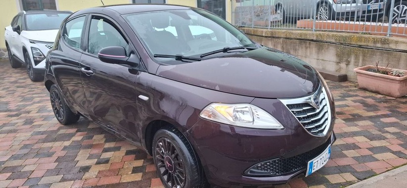 Lancia Ypsilon 2013