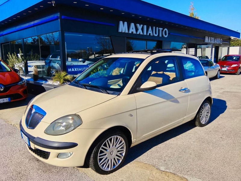 Lancia Ypsilon