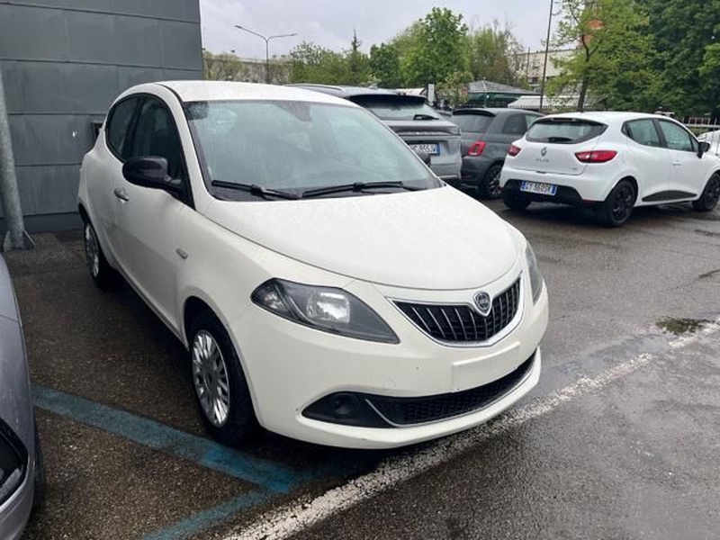 Lancia Ypsilon