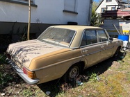 Mercedes-Benz 200 1975