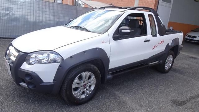 Fiat Strada 2013
