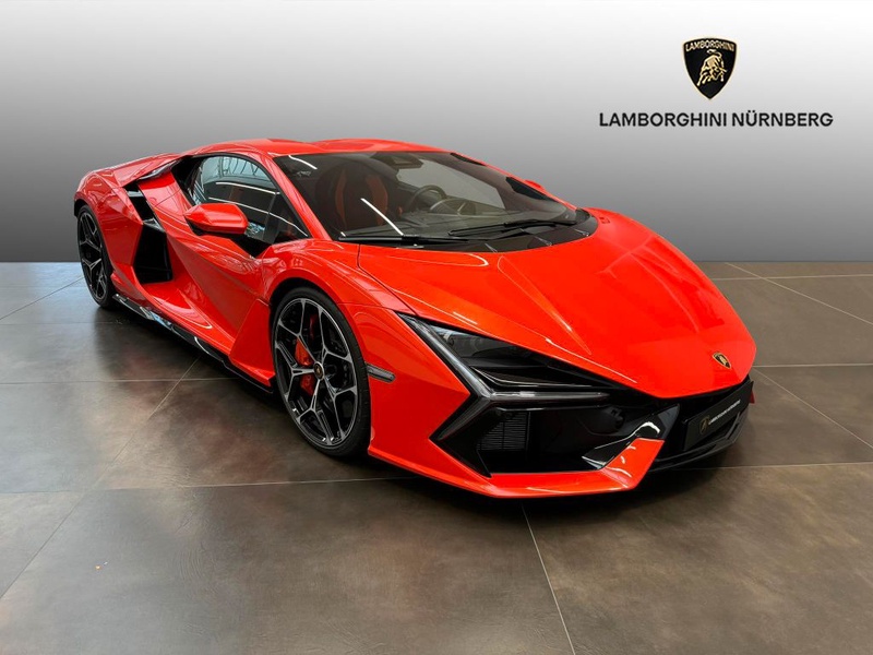 Lamborghini Revuelto