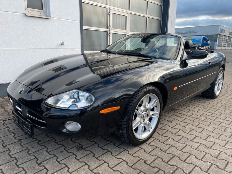 Jaguar XK8