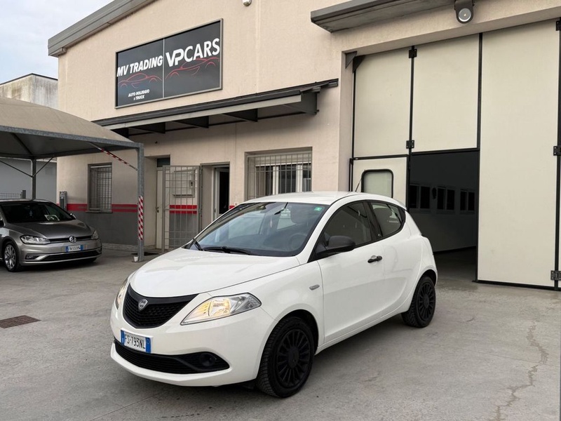 Lancia Ypsilon