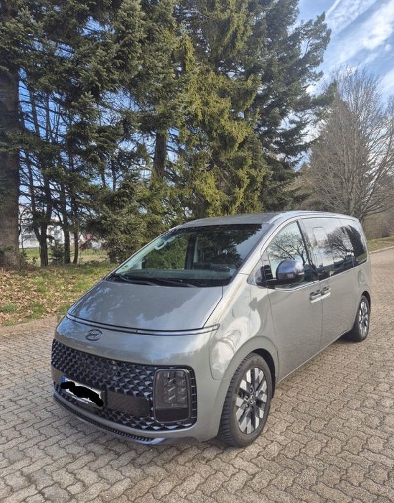 Hyundai Staria