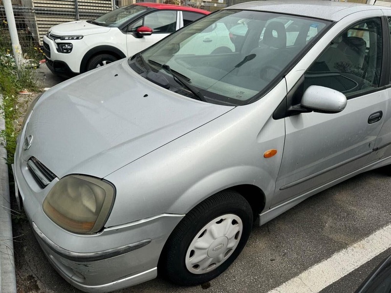 Nissan Almera Tino