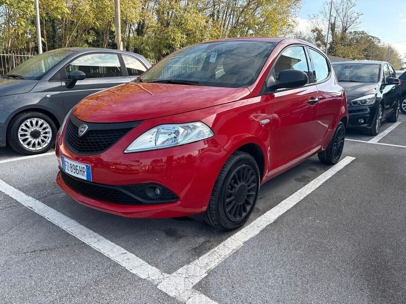 Lancia Ypsilon