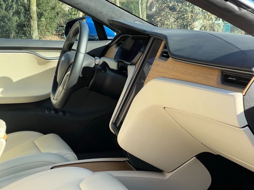 Tesla Model S 2019