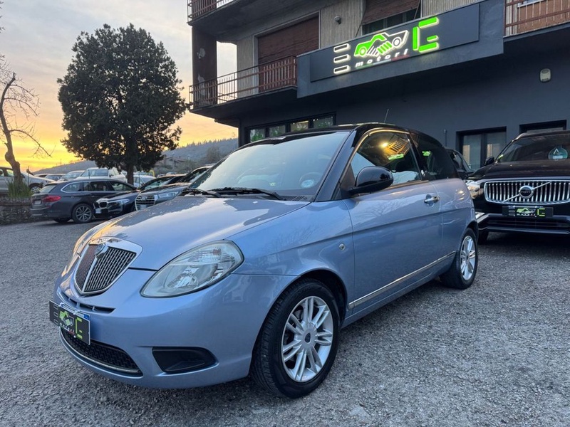 Lancia Ypsilon