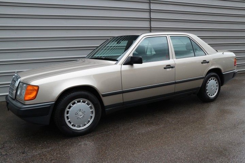 Mercedes-Benz 300