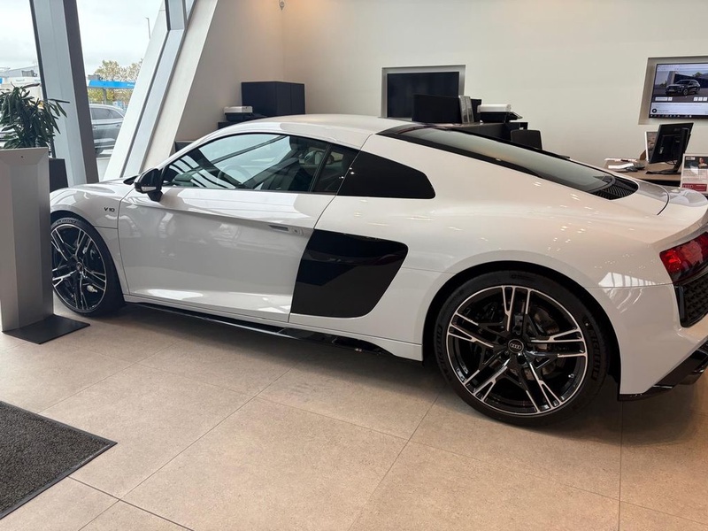Audi R8