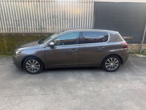 Peugeot 308 2021