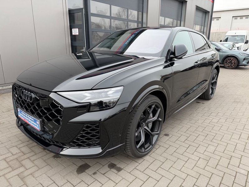 Audi RSQ8