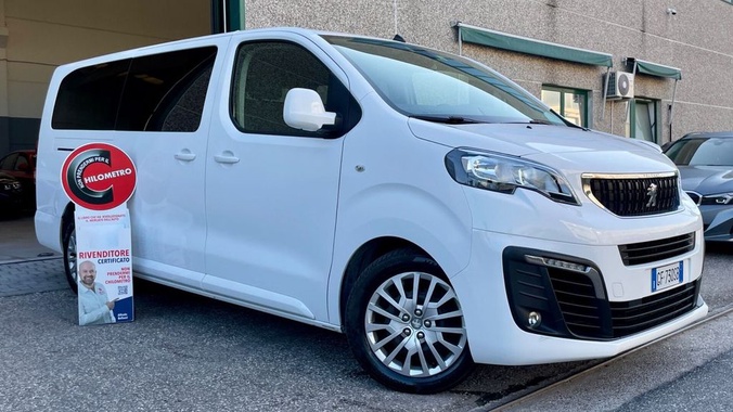 Peugeot Traveller 2021