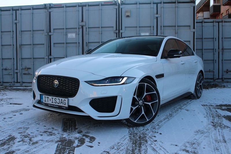 Jaguar XE