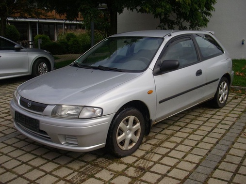 Mazda 323 1999