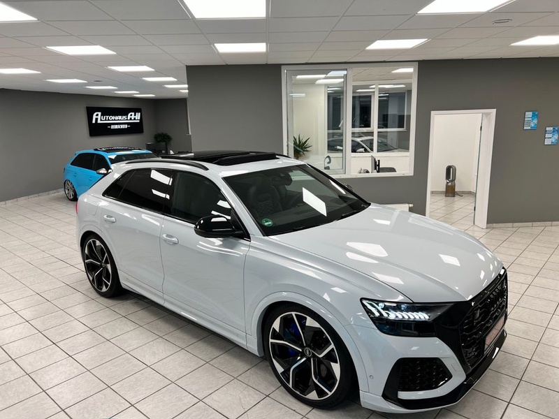 Audi RSQ8