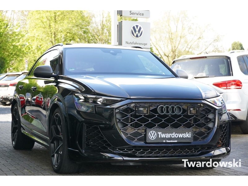 Audi RSQ8